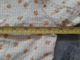 Blusa entallada manga corta estampada