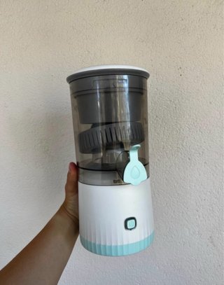 Exprimidor Eléctrico Portátil