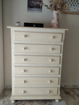 Armario, cómoda y cama canapé