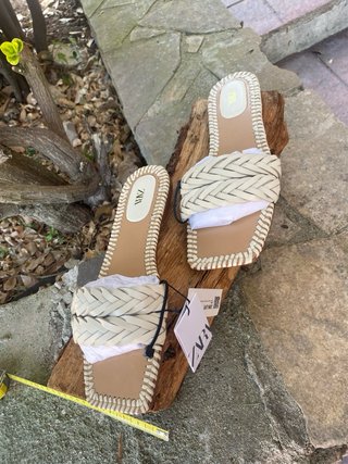 Sandalias Zara Talla 40 Beige/Blanco
