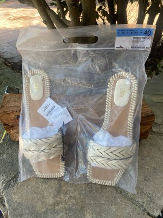 Sandalias Zara Talla 40 Beige/Blanco
