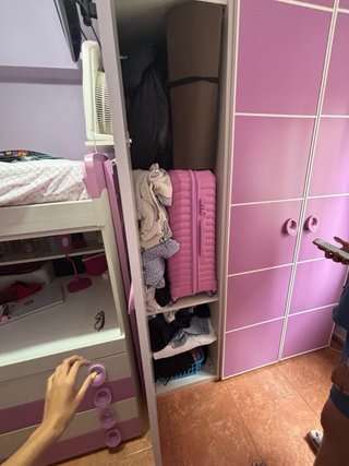 Habitación juvenil, en perfecto estado.