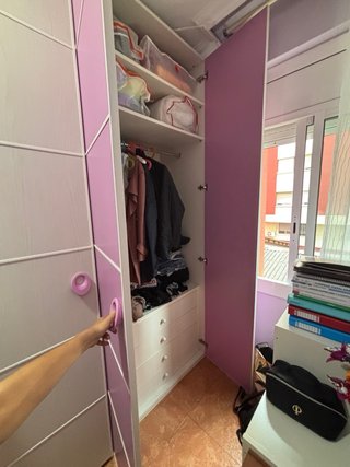Habitación juvenil, en perfecto estado.