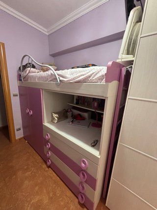 Habitación juvenil, en perfecto estado.