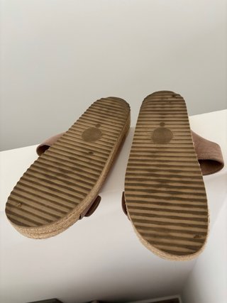 Sandalias Pull&Bear ante rosa con hebillas