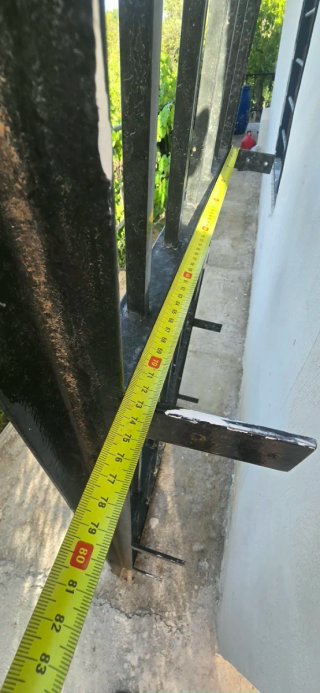 Reja de seguridad metálica