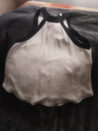 Top halter ZARA blanca y negra lazada XS elegante