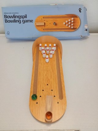 Juego de bolos miniatura de madera
