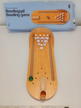 Juego de bolos miniatura de madera