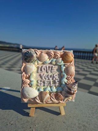 Quadretto Love Yourself con conchiglie