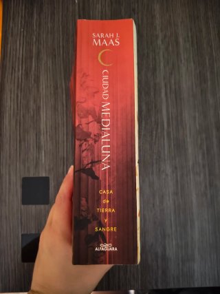 Casa de tierra y sangre: Ciudad medialuna 1