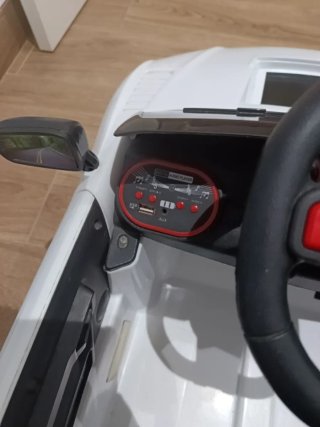 Coche de batería deportivo blanco