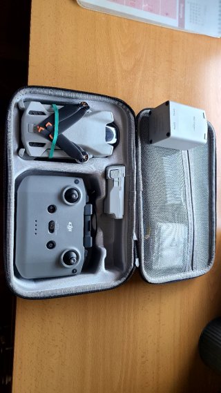Dron DJI Mini 3 con accesorios