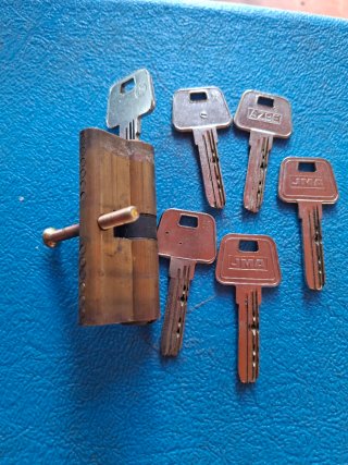 Cilindro seguridad AZBE 6 llaves