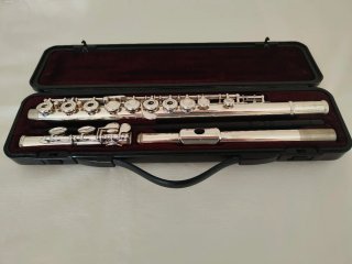 Flauta travesera Yamaha 281