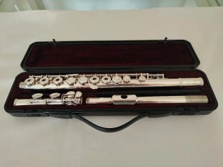Flauta travesera Yamaha 281