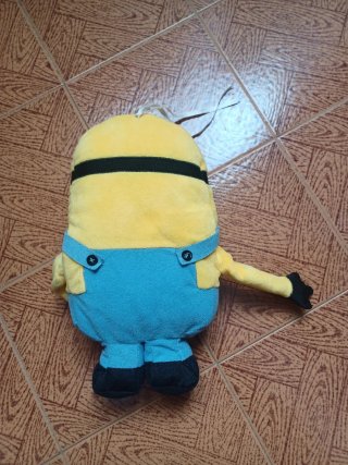 2 Peluche Minion diversi Nuovi mai usati