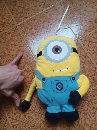 2 Peluche Minion diversi Nuovi mai usati