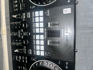 Controlador DJ Profesional Pioneer DDJ-REV5