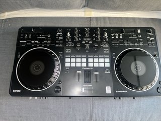 Controlador DJ Profesional Pioneer DDJ-REV5
