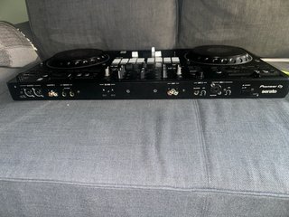 Controlador DJ Profesional Pioneer DDJ-REV5