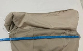 Mono corto beige sin mangas