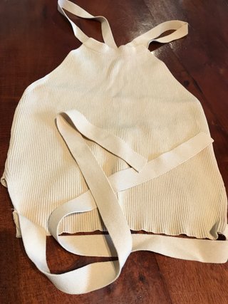 Top beige de tirantes halter