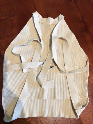 Top beige de tirantes halter