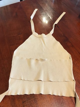 Top beige de tirantes halter