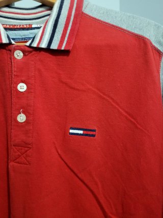 Polo Tommy Jeans Rojo y Gris