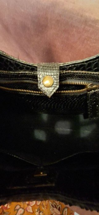 Bolso mano piel serpiente negro