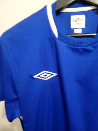 Camiseta deportiva Umbro azul
