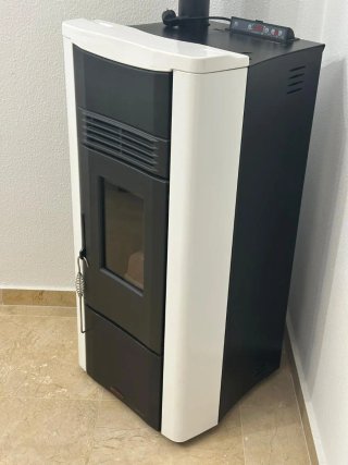 Estufa de pellets. Nórdica Extraflame