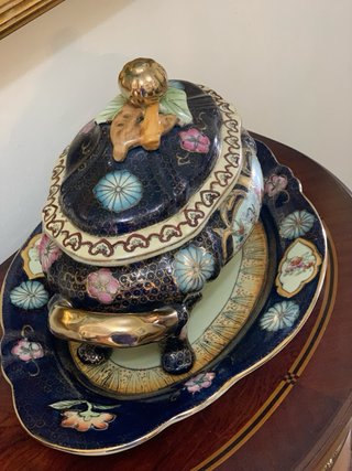 Sopera de porcelana estilo satsuma