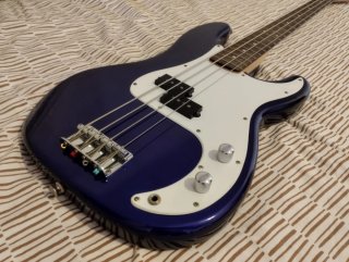 Bajo Fender Squier Precision