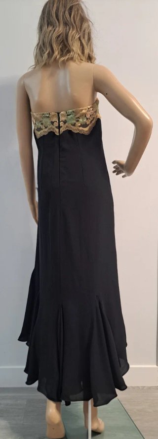 Vestido fiesta largo negro bordado.