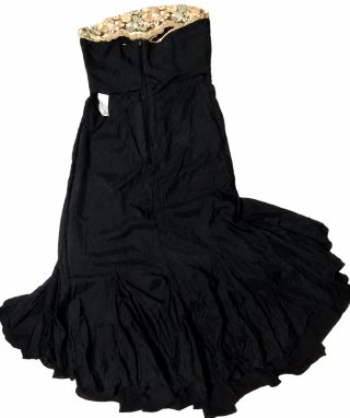 Vestido fiesta largo negro bordado.