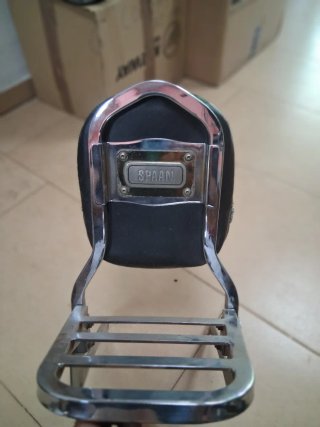 Respaldo universal para moto