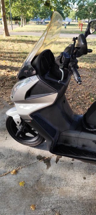 Kymco SuperDink 300i ABS Scooter