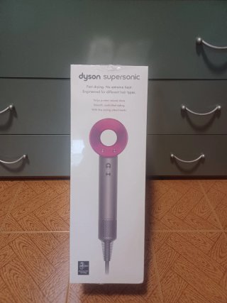 Asciugacapelli Dyson Supersonic con accessori