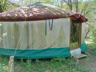 Yurta artesanal contemporánea