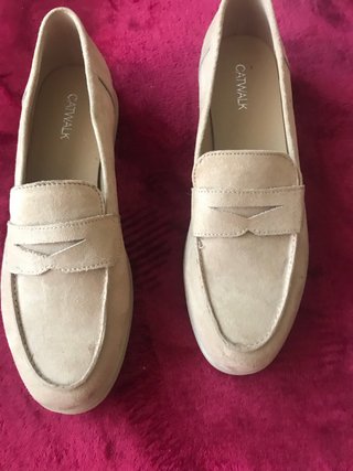 Zapato beig de ante