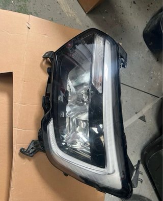 Faro delantero coche
