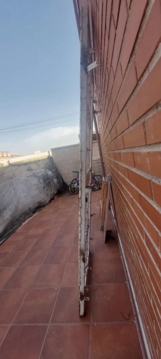 Reja de seguridad con cerradura 209x81