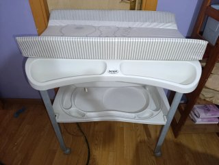 Cambiador y bañera para bebé