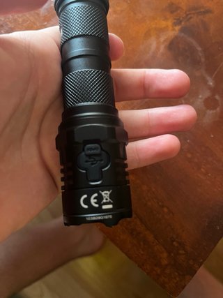 Linterna Nitecore P20iX
