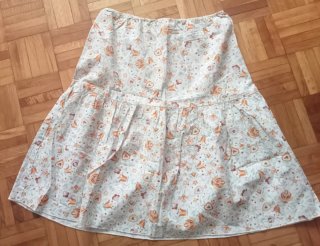 Falda estampada flores por la rodilla