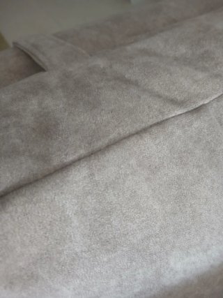 Sofá chaiselongue beige. Abatible, reclinable.