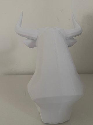 Toro decorativo minimalista blanco