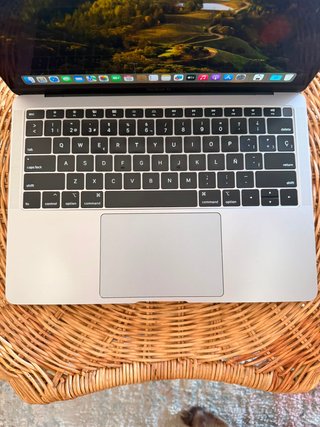MACBOOK AIR 2019 SEMINUEVO